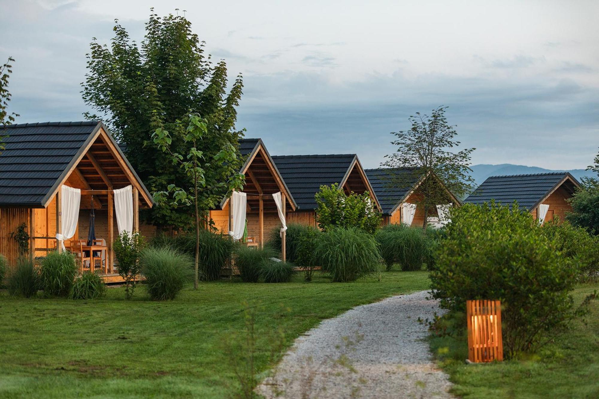 Glamping Kolpa Resort Gradac Buitenkant foto